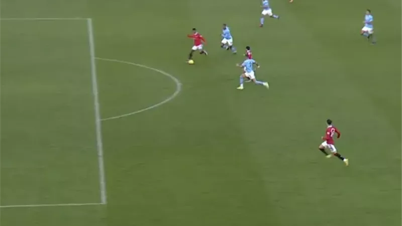 رابطة الدوري الإنجليزي: لهذا احتسب هدف فرنانديز فى السيتى