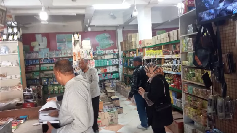 حملات للتفتيش على الأسعار بالمحال والأسواق ومعارض السلع بسفاجا
