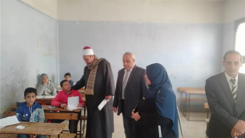موفد قطاع المعاهد الأزهرية يتابع امتحانات الشهادات بالشرقية