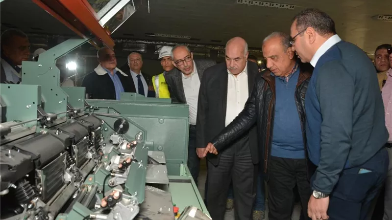 عصمت يتابع مستجدات تنفيذ المصانع الجديدة وموقف توريد الماكينات الحديثة