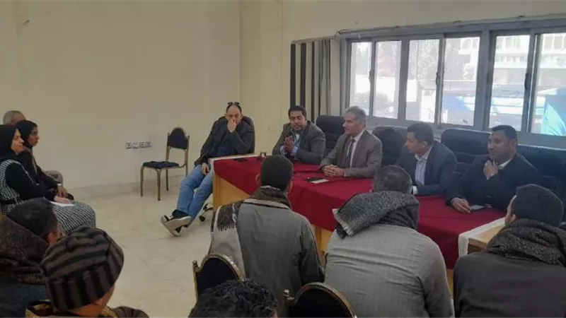 محافظ أسيوط يعلن تنظيم لقاءات مع المواطنين لدراسة أنسب الحرف