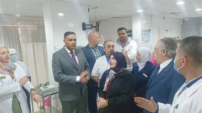 جولة مفاجاة لمحافظ الدقهلية بمستشفي أجا المركزي