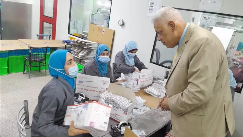 القوى العاملة بأسيوط تتابع أحوال العمال بالمدينة الصناعية