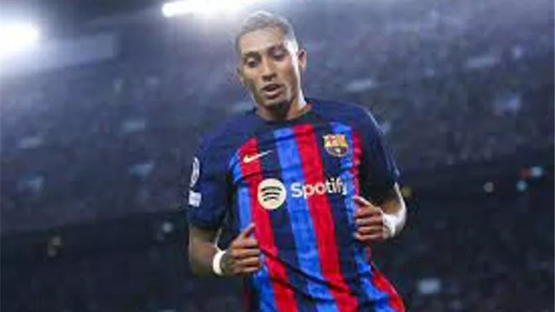 تقارير: نجم برشلونة حسم موقفه بشأن عرض الأرسنال