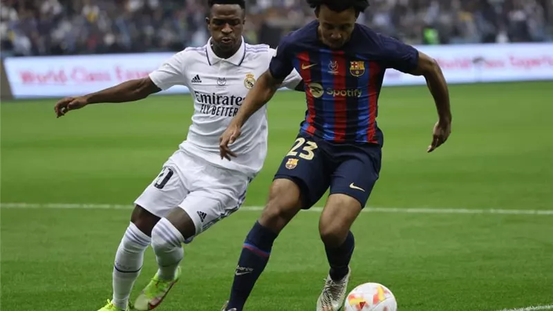أهداف برشلونة أمام ريال مدريد فى الشوط الأول بالسوبر الإسبانى