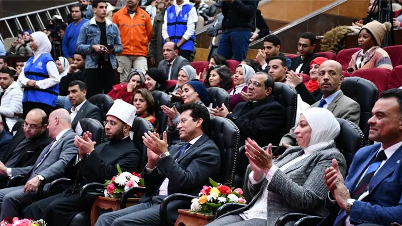 وزير الشباب والرياضة يشهد احتفالية تكريم مُنشد الشارقة