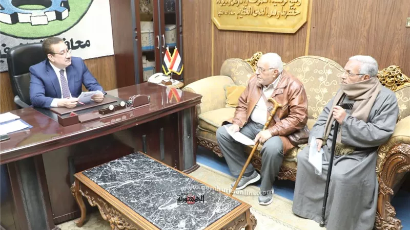 محافظ المنوفية يوجه بحل شكاوى أهالى دلهمو والعجايزة وقويسنا