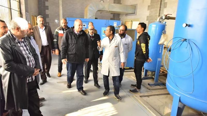 محافظ أسيوط يتفقد محطة توليد الاكسجين بمستشفى الايمان العام