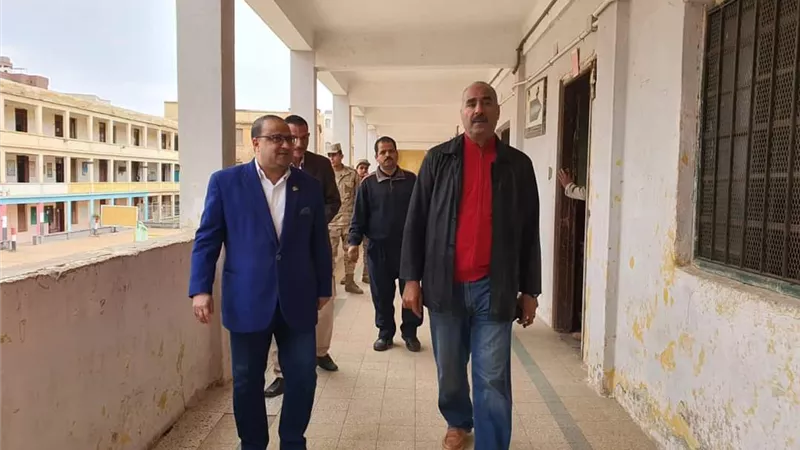 مدير تعليم المنوفية يتابع امتحانات النقل بمدارس إدارة منوف