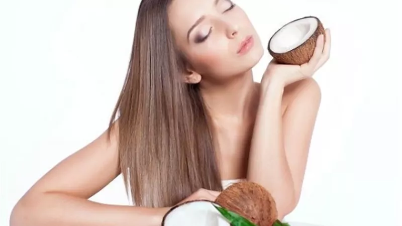 زيوت طبيعة تحمى شعرك فى فصل الشتاء من التساقط..تعرف عليها