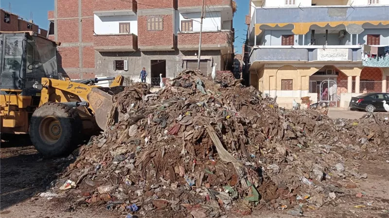 محافظ أسيوط: رفع وإزالة المخلفات والقمامة خلال حملات للنظافة