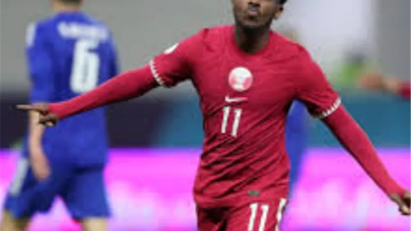 عمرو سراج يحرز هدف التعادل لقطر فى مرمى العراق