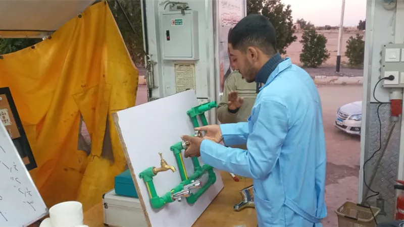 القوى العاملة تنفذ دورة تدريبية فى السباكة الصحية بالوادى الجديد