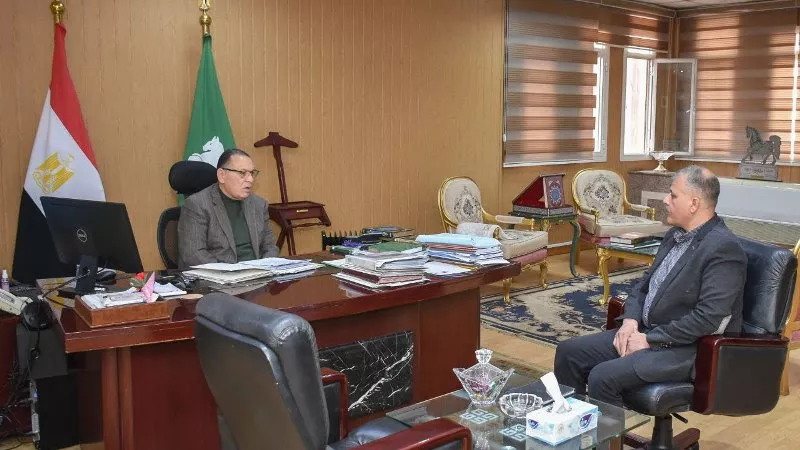 800 كرتونة موادغذائية بنصف الثمن للمواطنين بميدان عرابى بالزقازيق