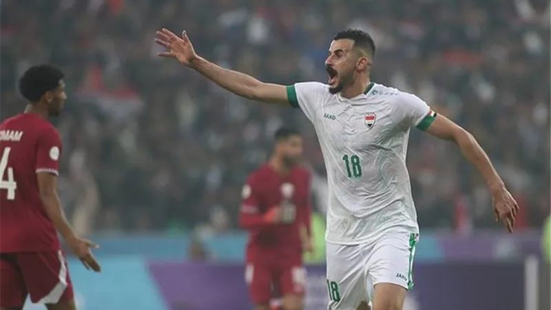 أيمن حسين يحصد جائزة الأفضل فى مباراة العراق وقطر