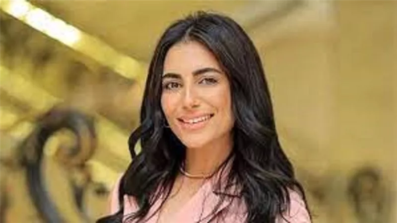 ولاء الشريف بالحجاب فى 