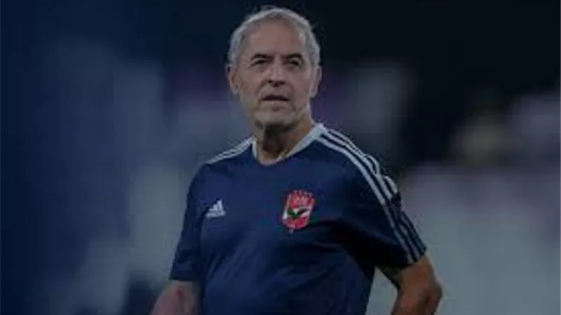 أزمة فى دفاع الاهلى .. الثلاثى يطالب بالرحيل بسبب كولر