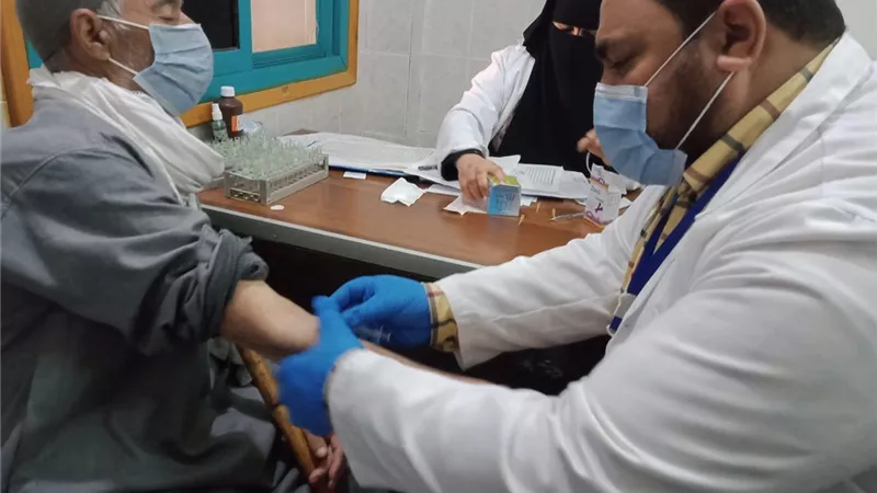الكشف على 1820 فى قافلة علاجية بقرية قراش مركز بلقاس
