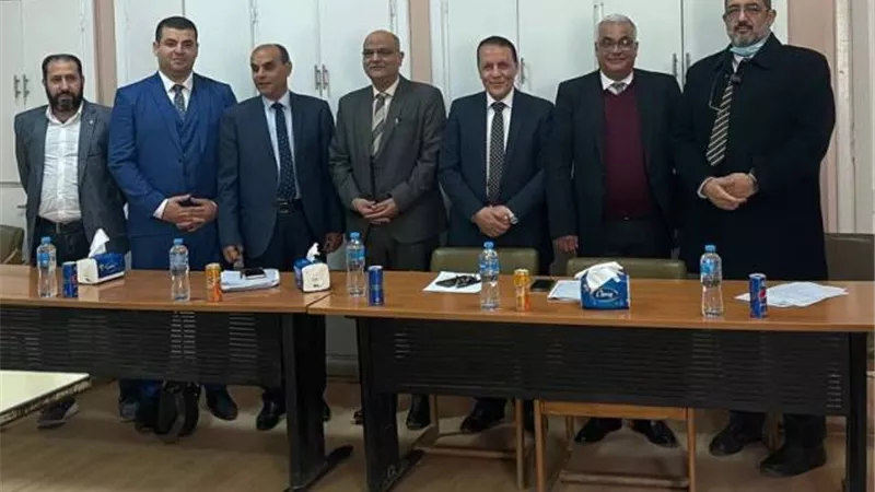 باحث بالجامعة المصرية الروسية يبتكر أسفلت طُرق أطول فى العُمر/صور