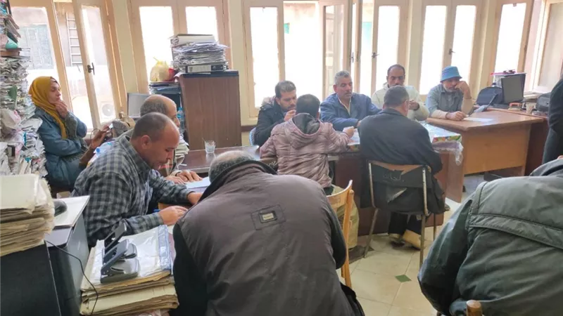 امتحان فوري لمحو أمية ٧٠ من المواطنين والعاملين بحى شرق والعجمي