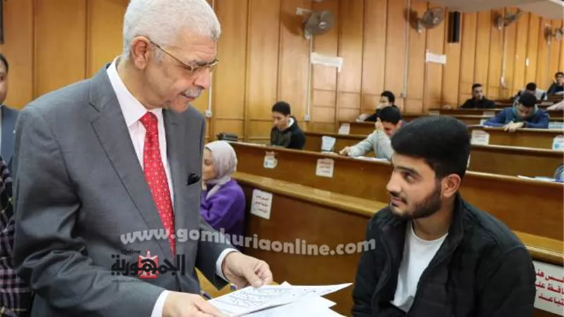 رئيس جامعة المنوفية يتفقد لجان الامتحانات بكليات المجمع النظرى