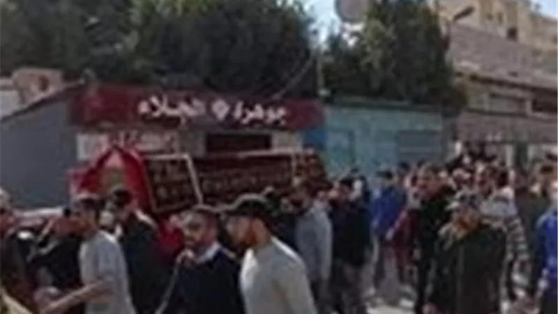 الآلاف يشيعون جثمان مشجع توفي بسبب هزائم الإسماعيلي ..صور