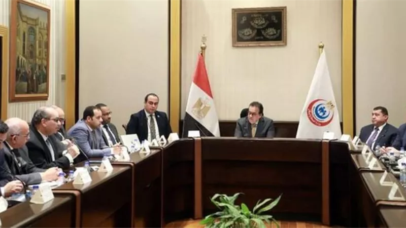 عبدالغفار يوجه بتكثيف أعمال المتابعة لخطط تطوير المنظومة الصحية