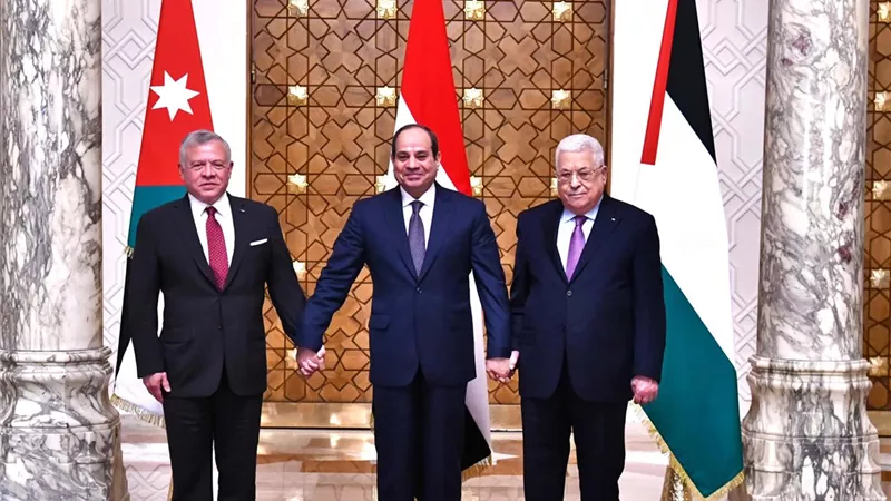 المتحدث الرئاسي ينشر صور القمة الثلاثية بين الرئيس السيسي والعاهل الأردني وأبومازن