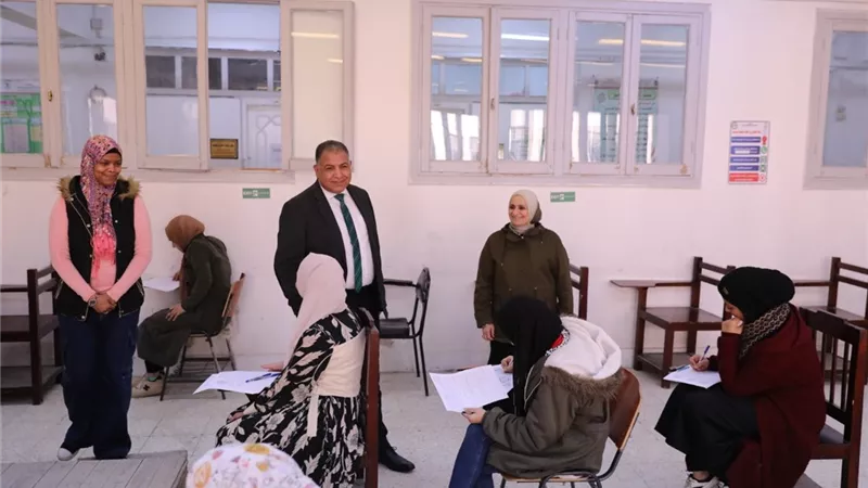 نائب رئيس جامعة الأزهر يتابع سير العمل بلجان الامتحانات