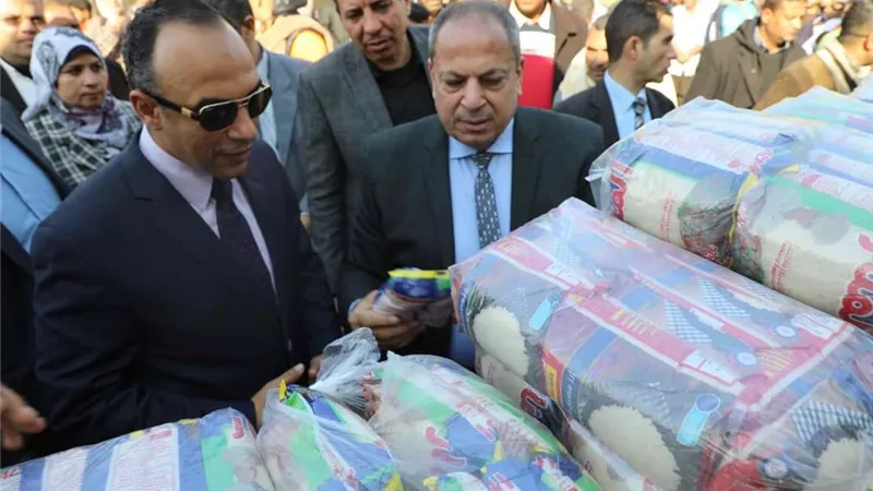 نائب المحافظ يتفقد معارض 