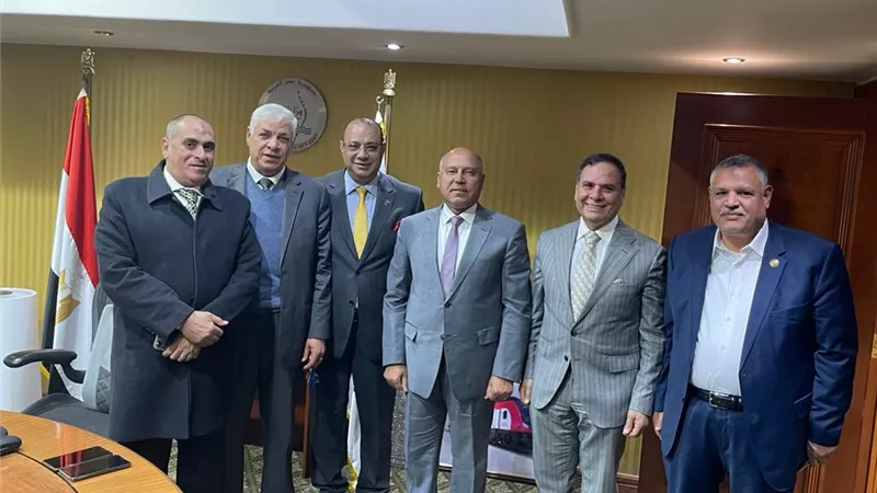 النائب صلاح السعودي لأهالي الخانكة ناقشنا بدائل جديدة لمحور المرج