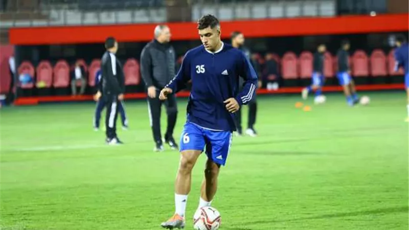 مدافع سموحة يكشف موقفه النهائي من العودة للزمالك