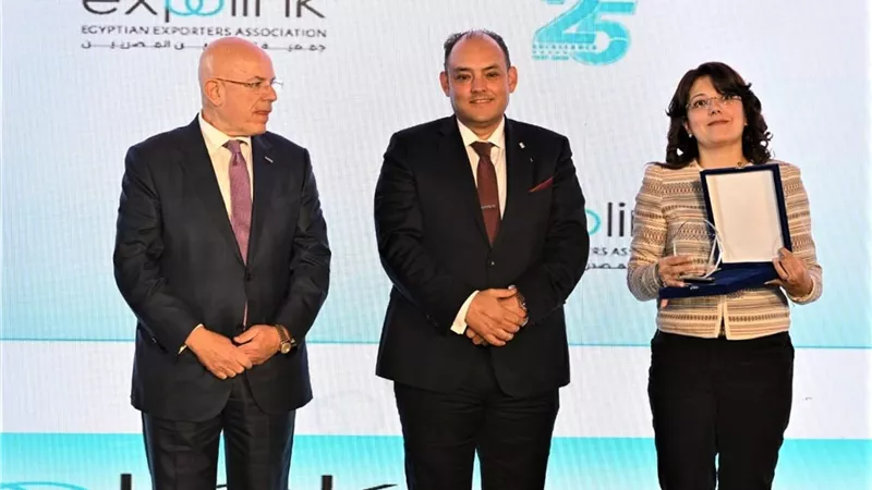 وزير التجارة: نستهدف الوصول بالصادرات إلى 100 مليار دولار