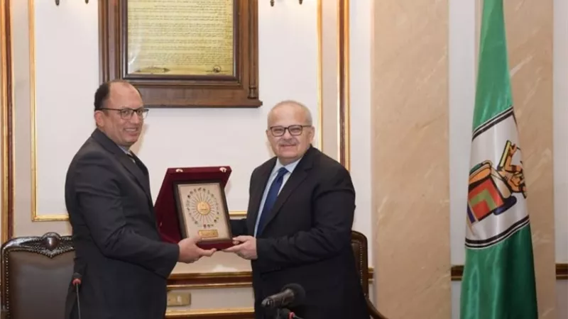 رئيس جامعة القاهرة يعتمد نتيجة مسابقة المياه فى قلب العمل المناخي