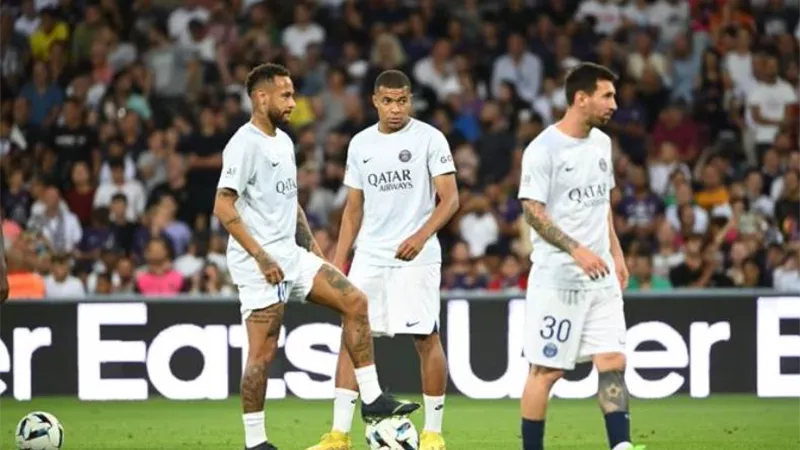 الغيابات تضرب باريس سان جيرمان قبل مواجهة الهلال والنصر