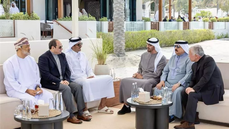 الرئيس السيسي يشارك فى قمة أبوظبى التشاورية