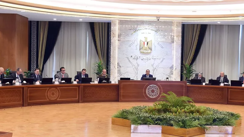 مدبولى يوجه الشكر لرجال القوات المسلحة والشرطة لاستعادة الأمن بشمال سيناء