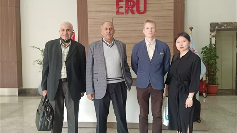 تفاصيل زيارة وفد جامعة أورال لهندسة الجامعة المصرية الروسية.. صور