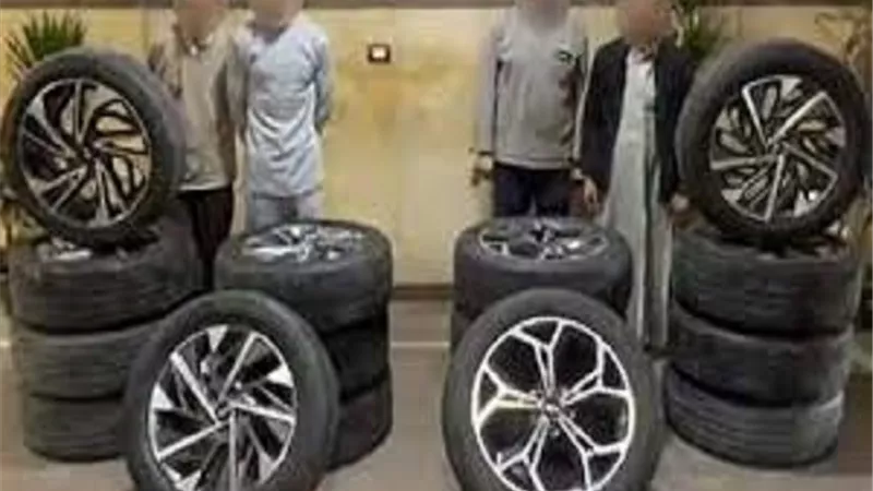 القبض على عصابة سرقة إطارات السيارات في مطروح