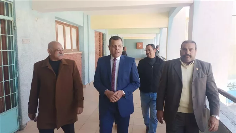 ١٤٦٠٠ طالب وطالبة يؤدون امتحانات الشهادة الاعدادية بالسويس