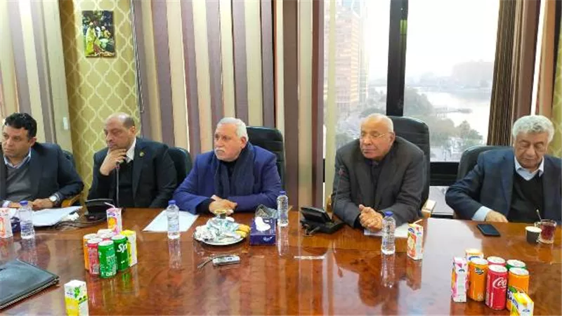 غرفة الصناعات النسيجية يبحث مع وزير الصناعة تحديات القطاع