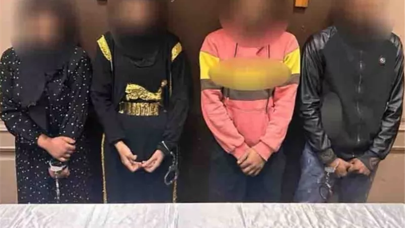 سيدتان ورجلان .. ضبط 4 ضربوا مواطن وأصابوه لسرقته بالقاهرة
