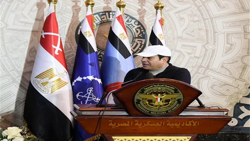 الرئيس عبد الفتاح السيسى يتفقد فجر اليوم الكلية الحربية