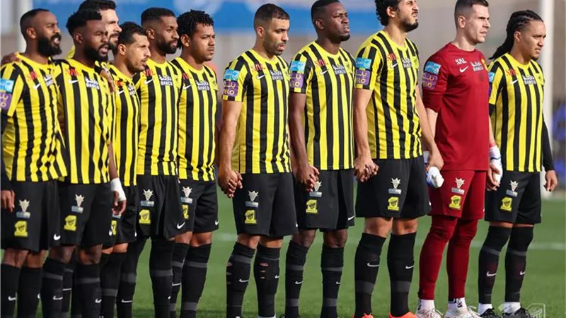 حامد وحجازي على رأس تشكيل اتحاد جدة أمام الفيحاء بالدوري السعودي