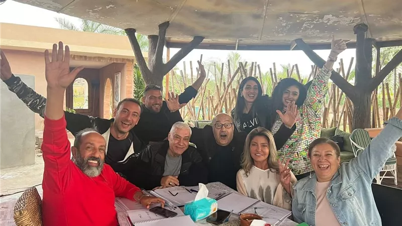 محمد النقلي وفريق عمل 