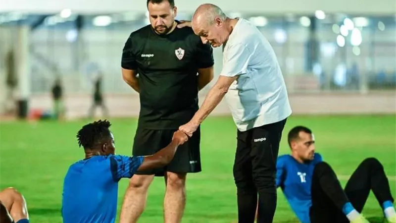 جلسة تحفيزية للاعبي الزمالك استعدادًا لمباراة القمة أمام الأهلى