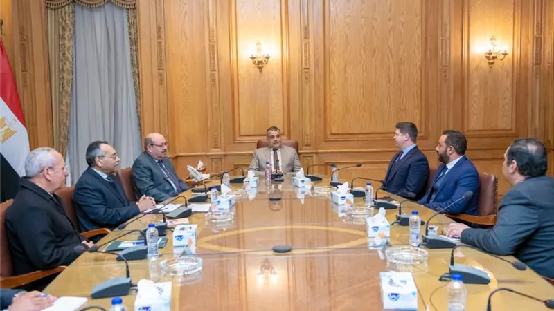 وزير الإنتاج الحربي يستقبل وفد 