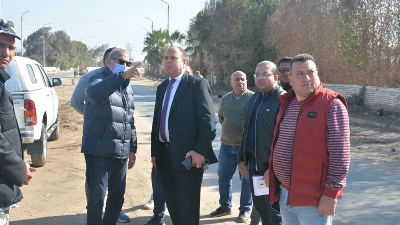 محطة مياه وتطوير شارع فريد ندا.. الهجان يتابع المشروعات فى بنها
