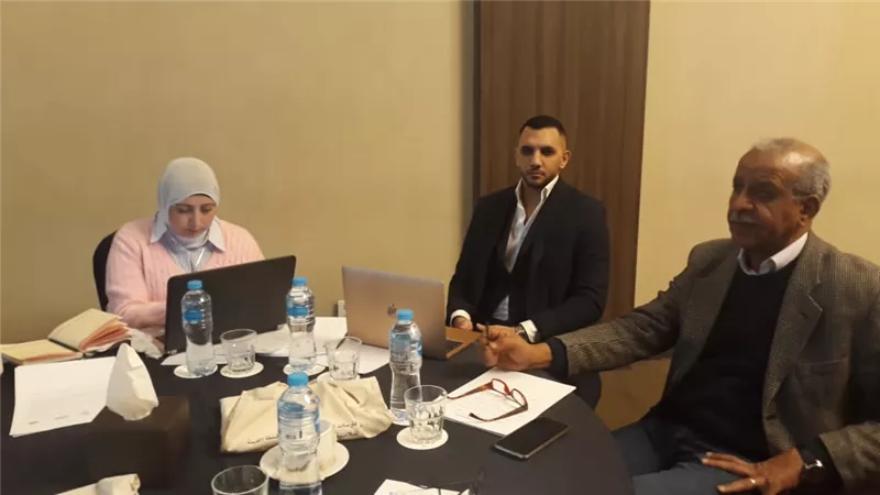 جلسة مع المحال لبحث آليات الحد من استخدام الأكياس البلاستيك