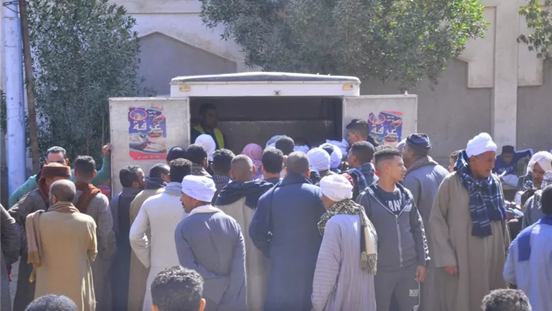 بيع 25 طن مواد غذائية بأسعار مخفضة في مبادرة 